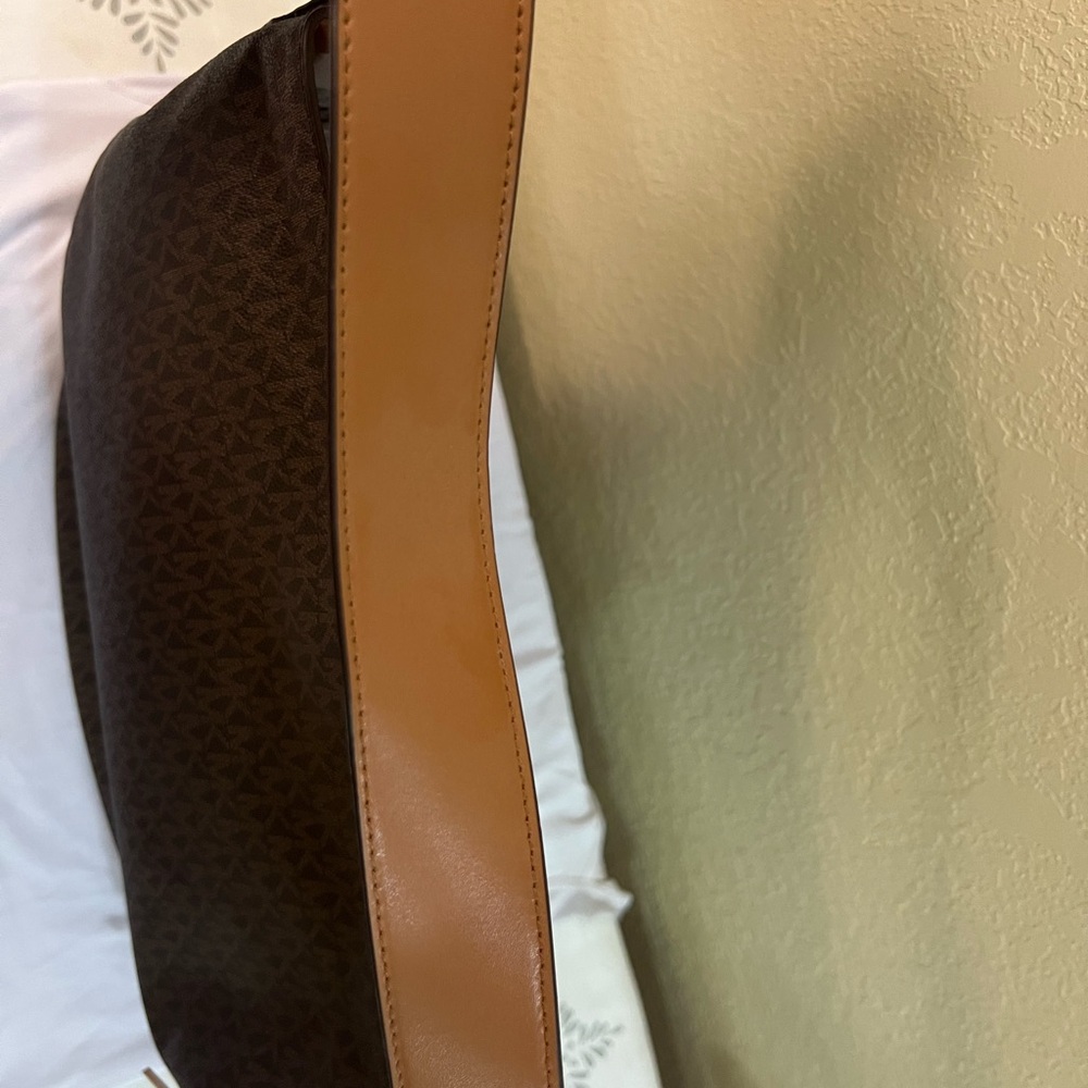 Michael Kors Brown Shoulder Bag - Picture 4 of 10